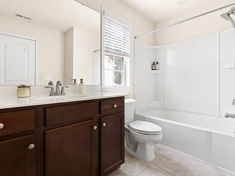 Second Floor - Guest Bathroom