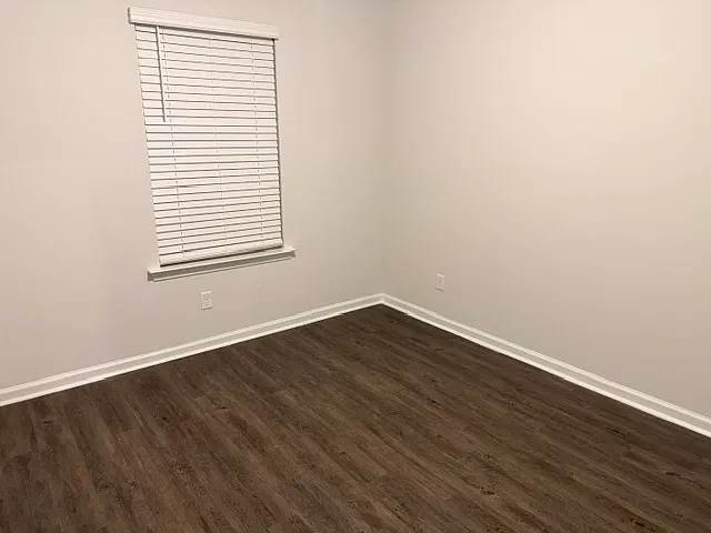 103 Brittany Ct — Photo 4