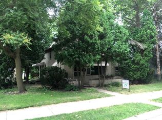 1809 W 1st St, Dixon, IL 61021