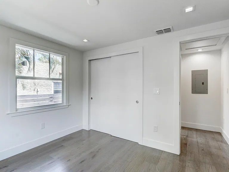 833 Ardmore Rd — Photo 29