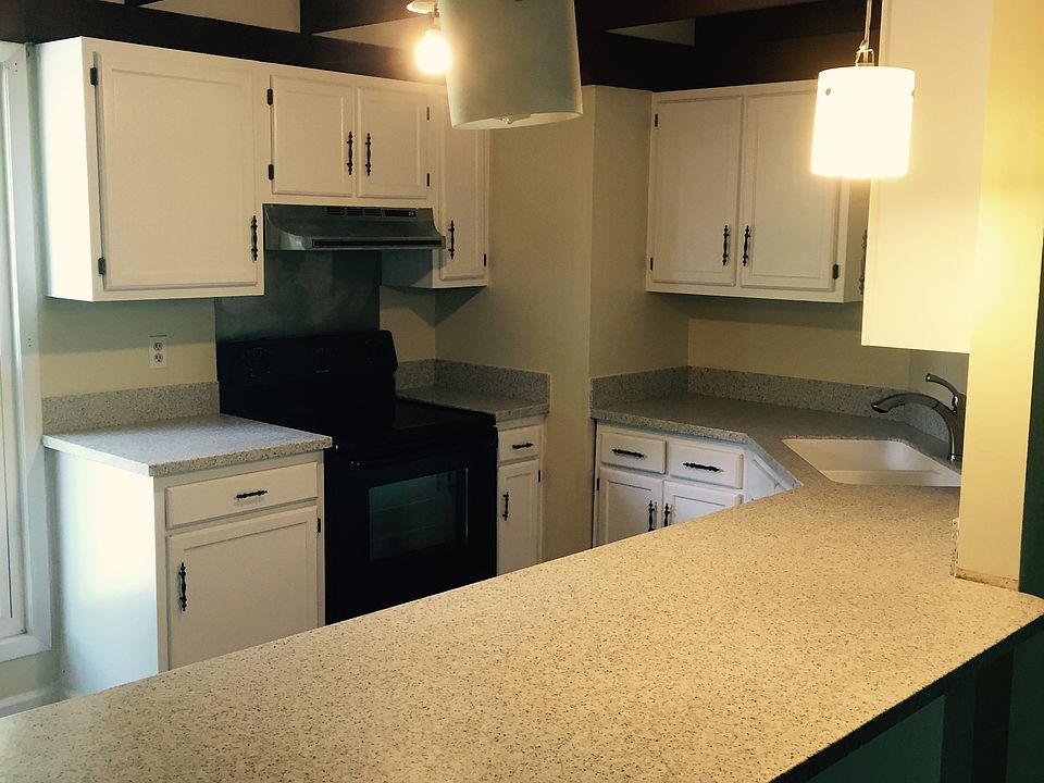 2nd image of 707 Terrace Ct