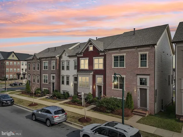13706 Petrel St, Clarksburg, MD 20871