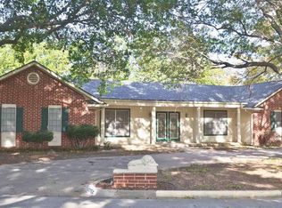 901 Aztec Dr, Burkburnett, TX 76354