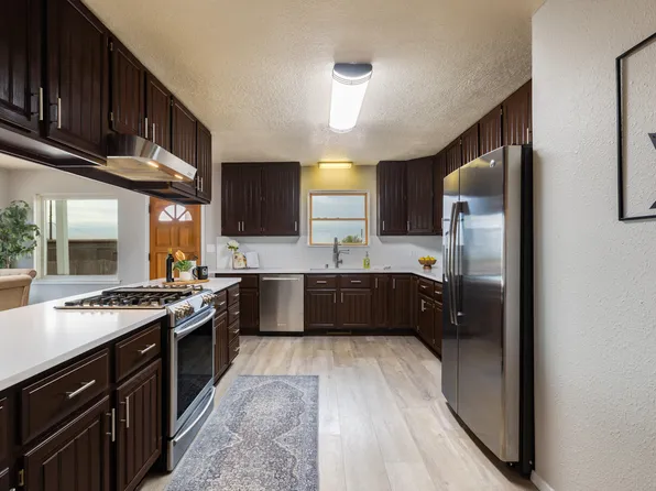 3104 14th Ave SE, Rio Rancho, NM 87124
