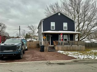 21 Pine Ave, Grand Falls Windsor, NL A2A2B8