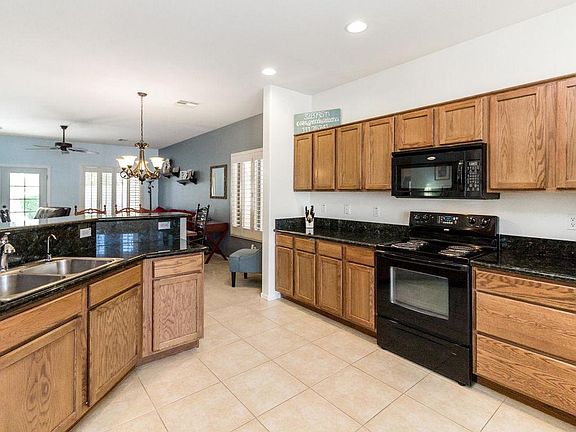 4th image of 111 W Bahamas Dr