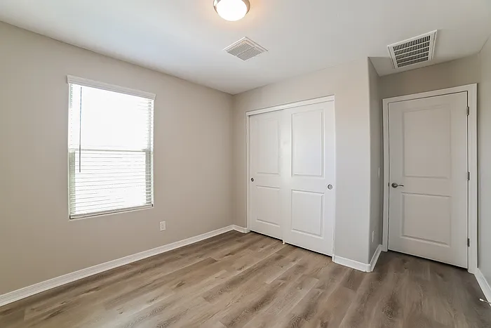 8126 W Agora Ln — Photo 12
