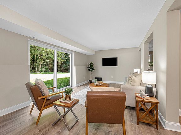 3rd image of 6 Brookside Drive #4