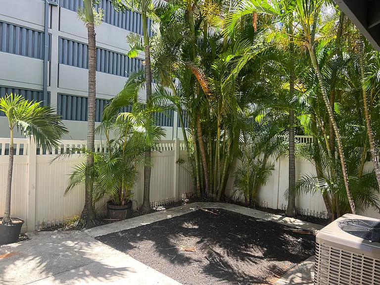 7012 Hawaii Kai Dr #1001 — Photo 25