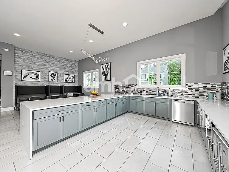 545 Summit View Ln — Photo 31