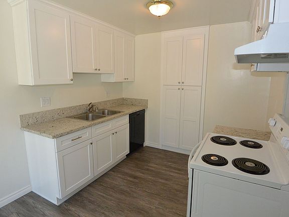 5th image of 3611 Green Ave #D