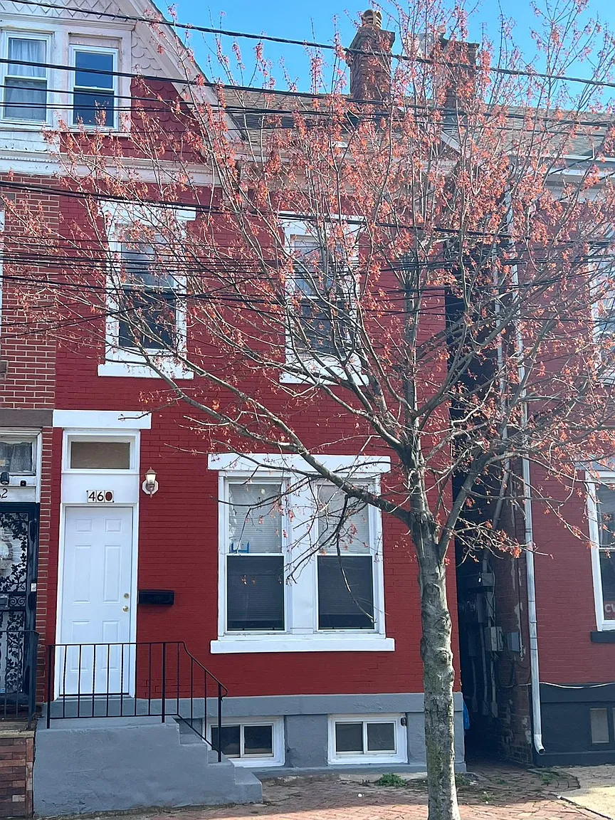 460 W Hanover St photo 1