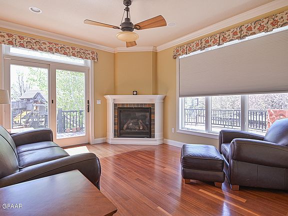 5th image of 738 Vineyard Cir