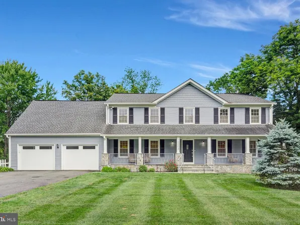 12203 Sugar Maple Dr, Herndon, VA 20170