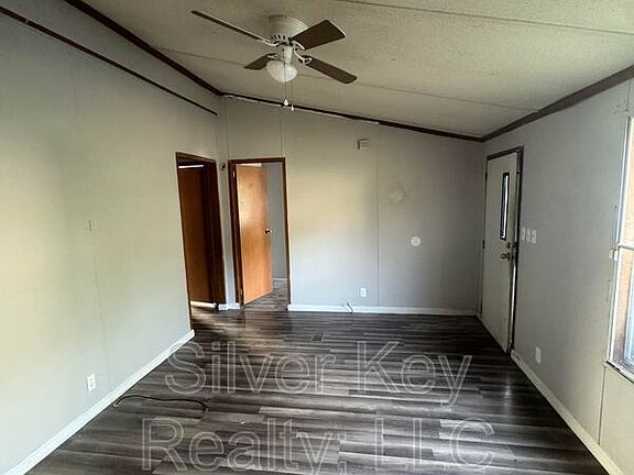 3rd image of 901 Eastanalee Ave Unit A