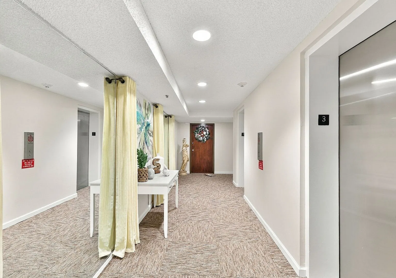 1 Bed/1 Bath Unfurnished 5th Floor Condo with Gorgeous Water Views! — Photo 2