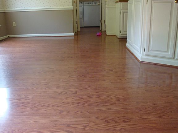 4th image of 60 Kingston Ct