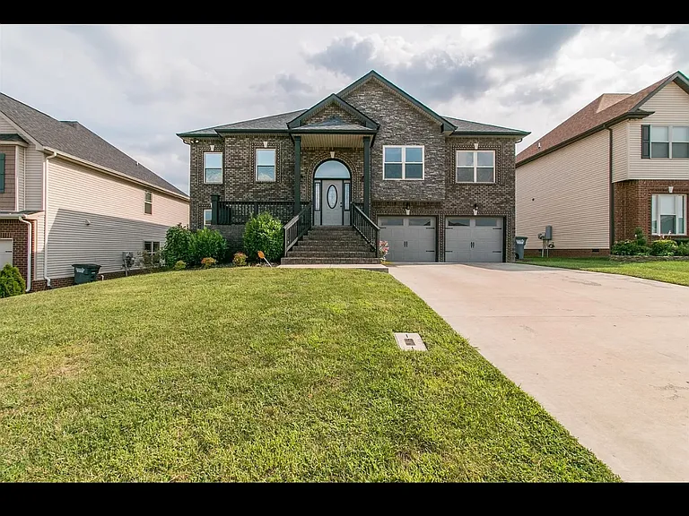 1132 Henry Place Blvd — Photo 1