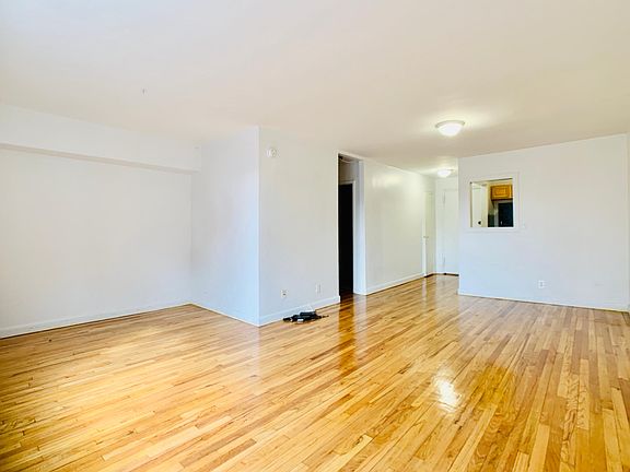 2nd image of 610 Waring Ave APT 4C
