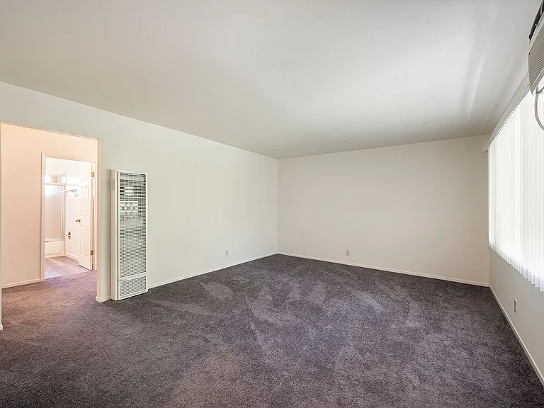 1372 Creekside — Photo 7