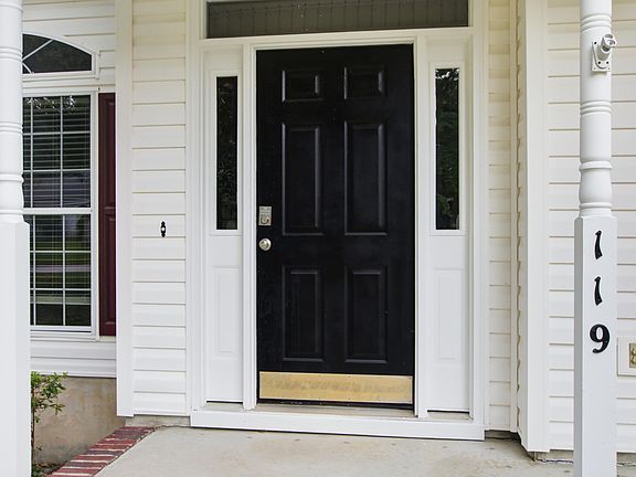 2nd image of 119 Round Table Ln