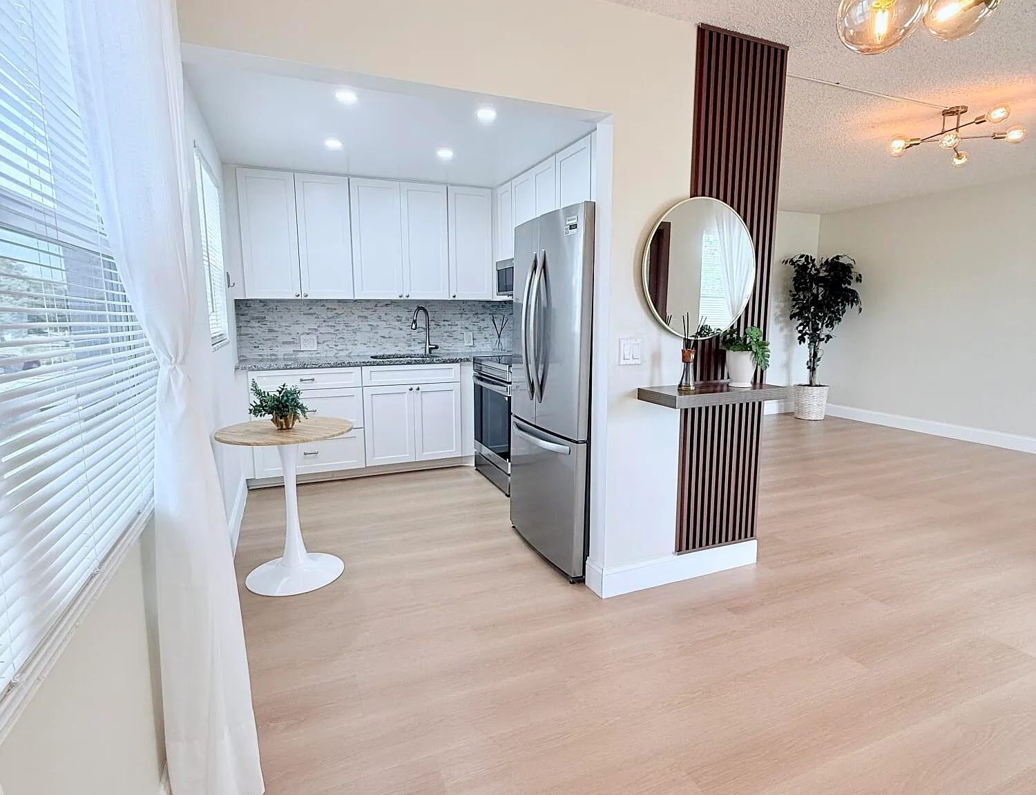 2 bed, 1.5 bath, 840 sqft, $1,700 — Photo 1