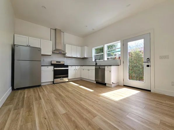 2711 W 60th St, Los Angeles, CA 90043
