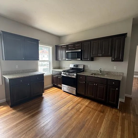 52 Bogle St — Photo 3