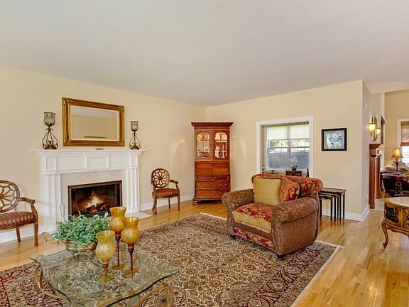 3rd image of 8 Acres Way
