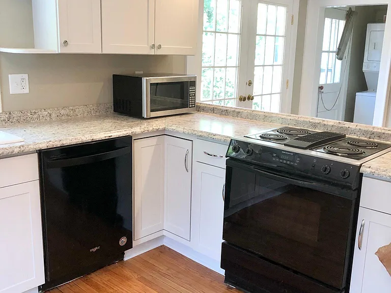 202 N Randolph St — Photo 9