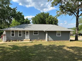 802 Fletcher St, De Soto, MO 63020
