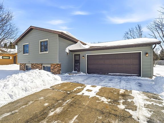 2nd image of 29 Hillock Ct