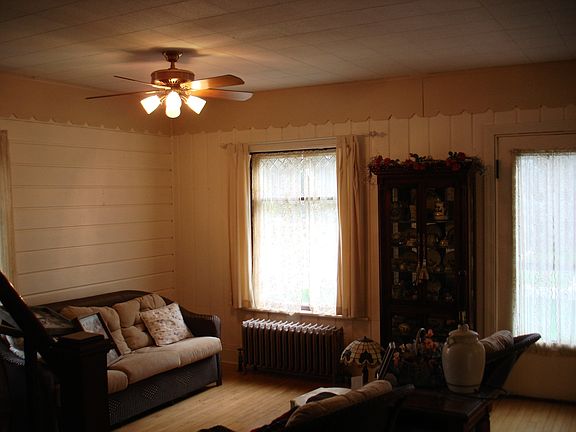 5th image of 301 Lakeshore Dr NW