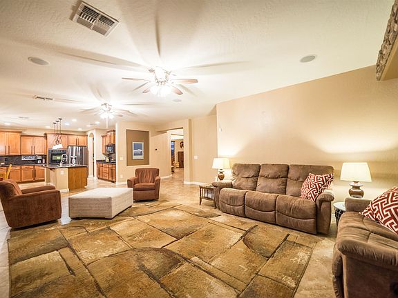 3rd image of 2754 E Parkview Dr