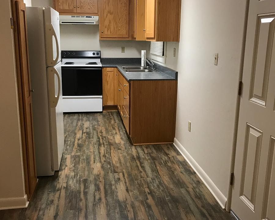 2nd image of 448 N 2nd Ave