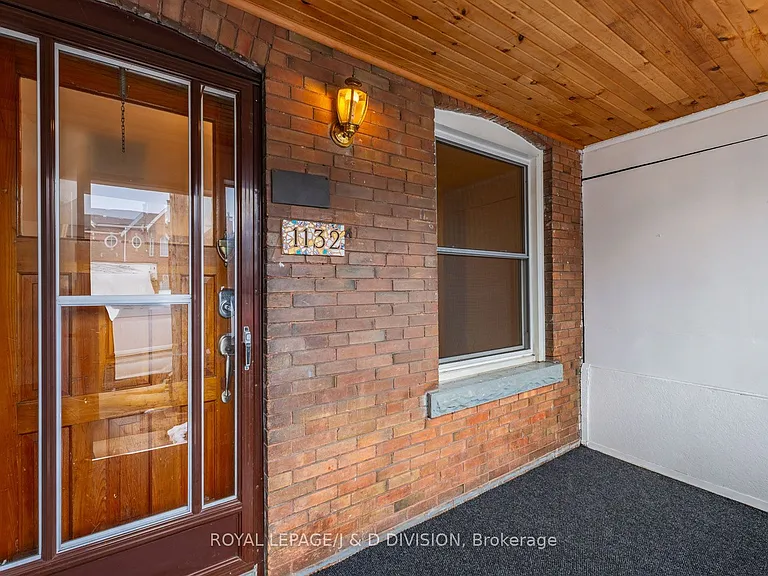 1132A Dovercourt Rd — Photo 33
