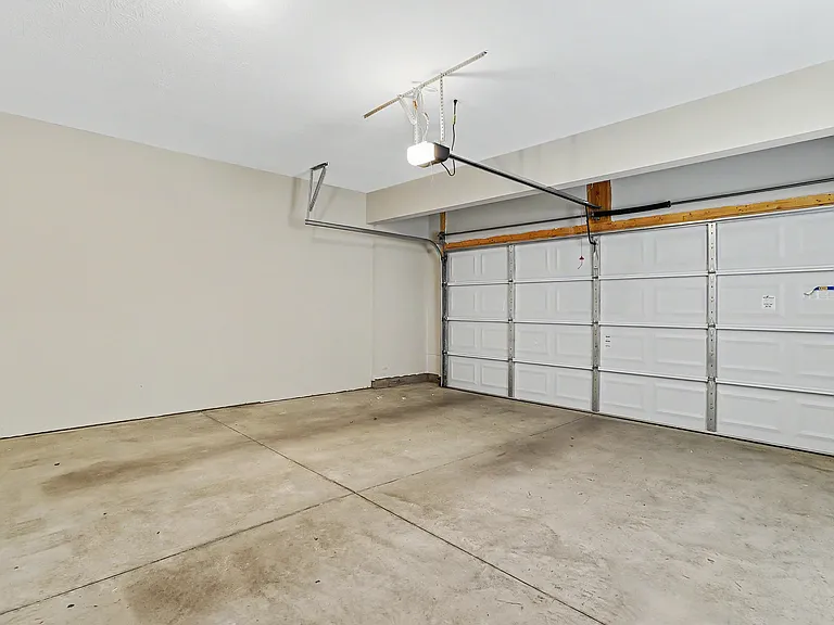800 Redwood Ln — Photo 47