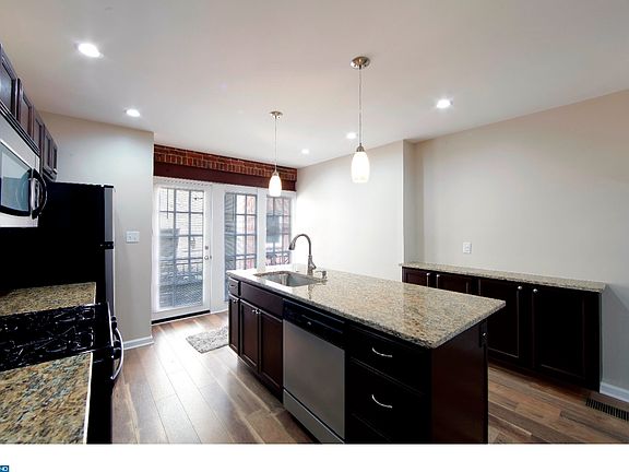 3rd image of 443 Fairmount Ave Side E