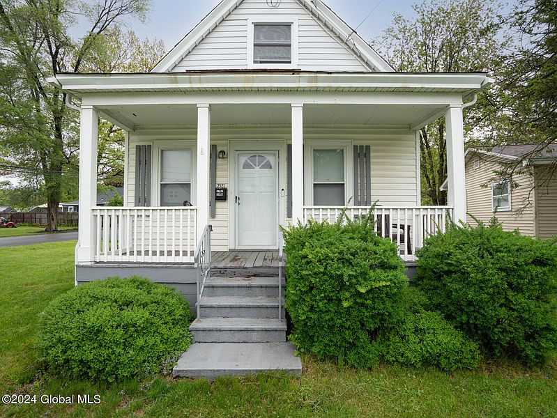 2nd image of 2521 Consaul Road