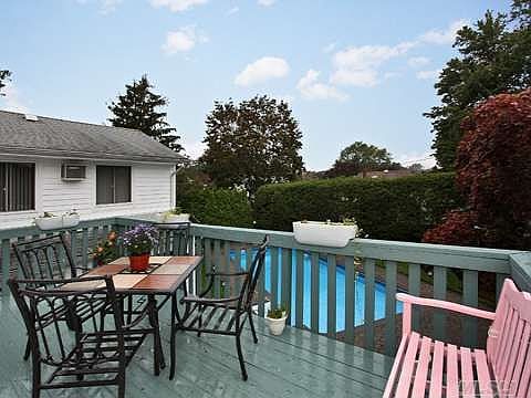 4th image of 51 Barry Ln S