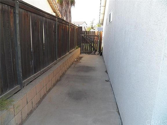 5th image of 2401 W Calle Vista Dr