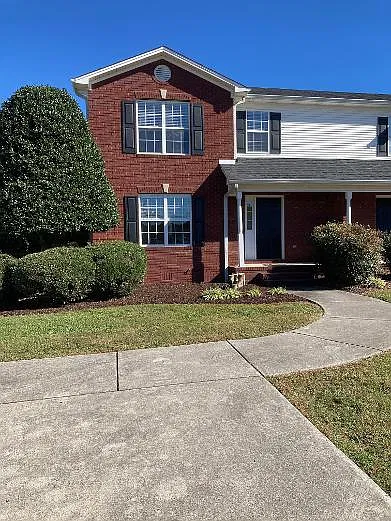 3 bed, 2.5 bath, 1484 sqft, $1,600 — Photo 1