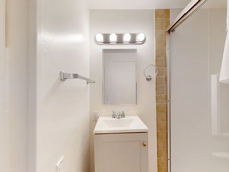 3211 School St — Photo 11