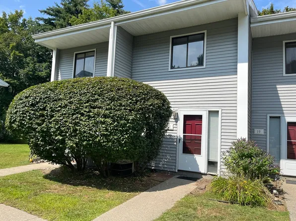 555 Russell Rd APT D18, Westfield, MA 01085