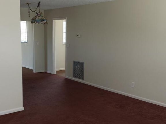 2nd image of 700 SW Sareta Ave