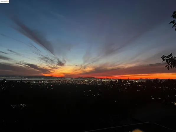 5741 Scarborough Dr, Oakland, CA 94611