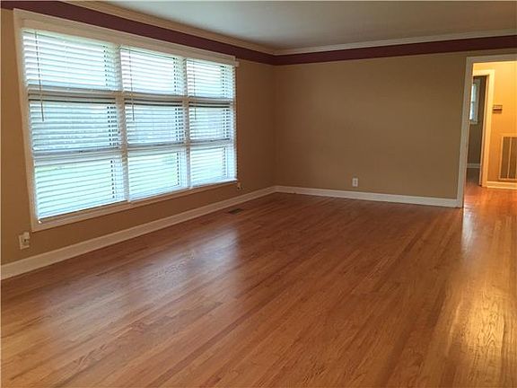 3rd image of 610 Gibson Dr