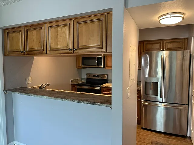 2 bed, 1040 sqft, $1,950 — Photo 3