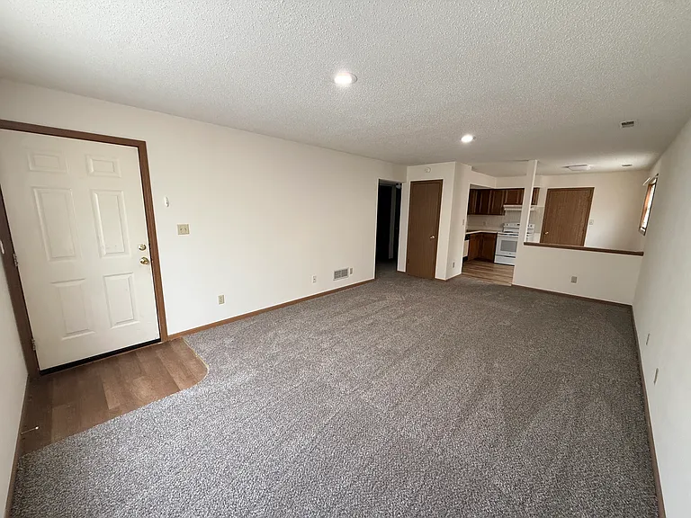 2 bed, 1.0 bath, $850 — Photo 6