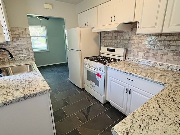 3rd image of 18400 Puritas Ave